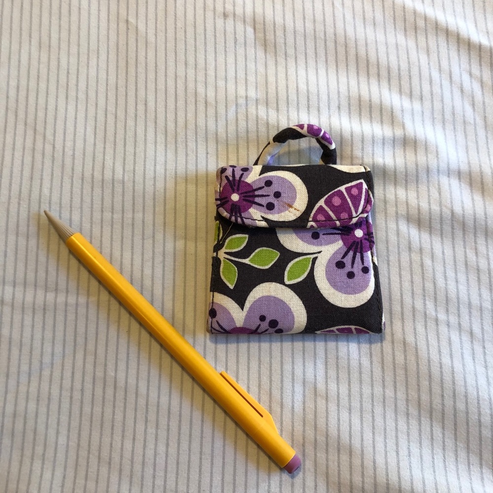 TWO PACK VERA BRADLEY MIRROR AND POCKET BAG